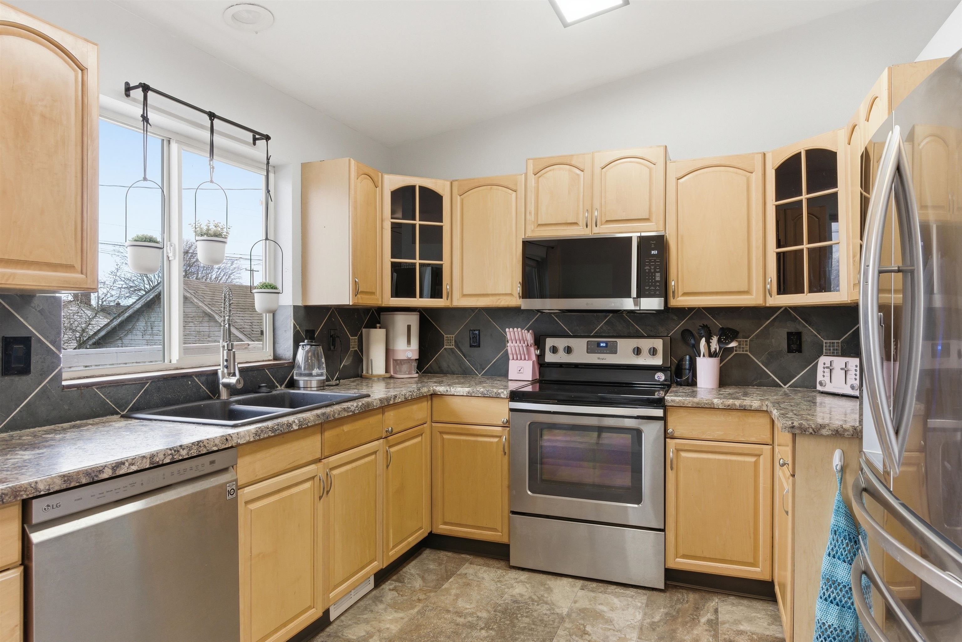 624 East Lacrosse Avenue Spokane, WA 99207 - Photo 10 of 44