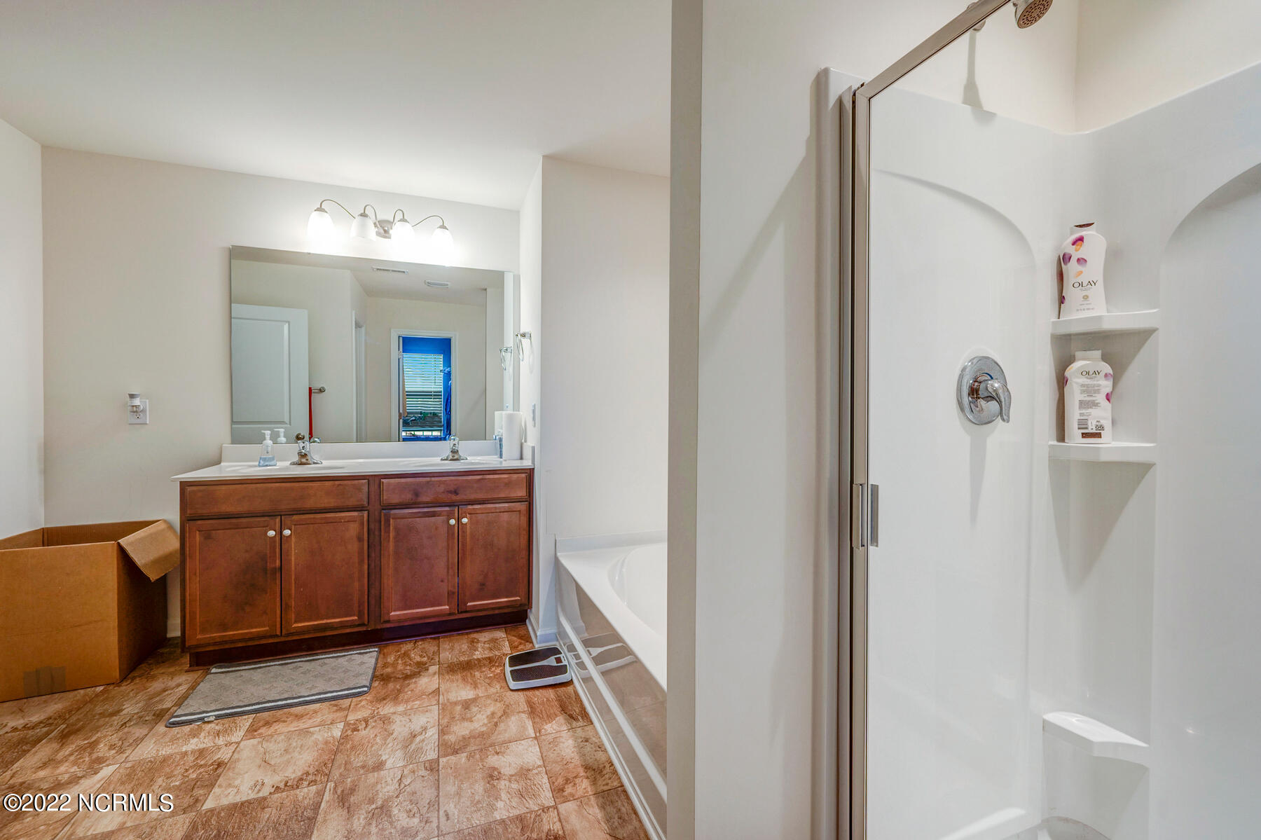 326 Frida Road New Bern, NC 28560 - Photo 36 of 51 Master Bath
