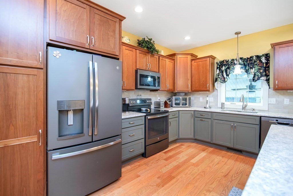 135 Old Lyman Road South Hadley, MA 01075 - Photo 11 of 42 Gallery Image 11