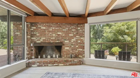 $2,595,000 | 1602 Golf Club Drive, Glendale, CA 91206
