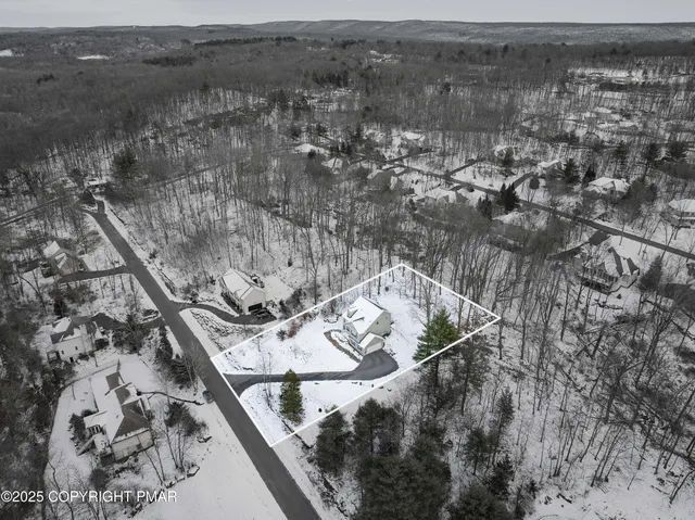 $449,900 | 320 Reagan Drive, East Stroudsburg, PA 18301