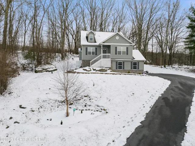$449,900 | 320 Reagan Drive, East Stroudsburg, PA 18301