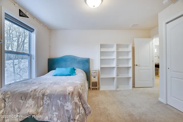 $449,900 | 320 Reagan Drive, East Stroudsburg, PA 18301