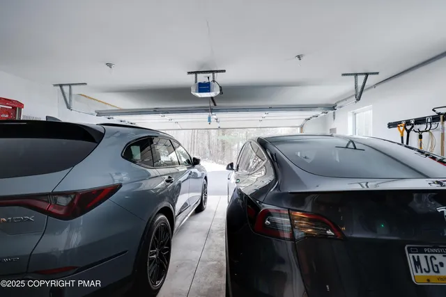 $449,900 | 320 Reagan Drive, East Stroudsburg, PA 18301