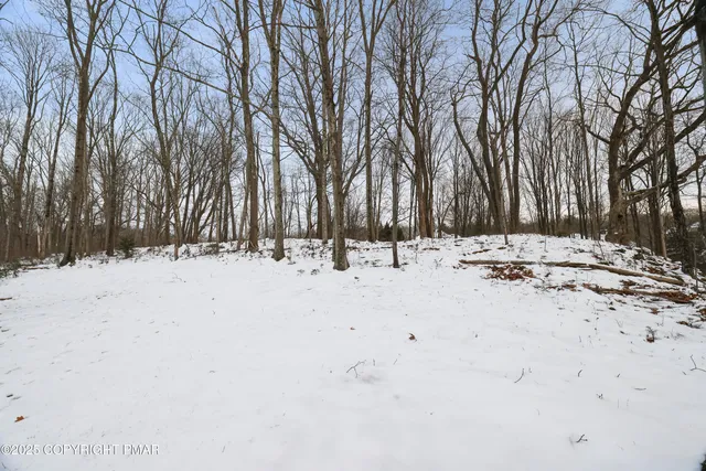 $449,900 | 320 Reagan Drive, East Stroudsburg, PA 18301