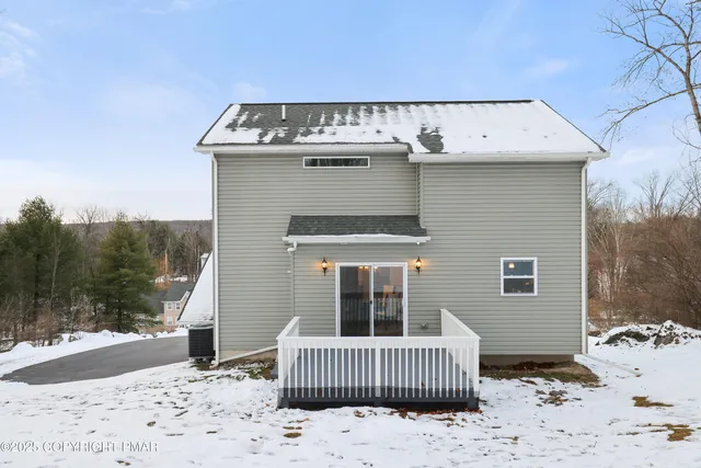 $449,900 | 320 Reagan Drive, East Stroudsburg, PA 18301