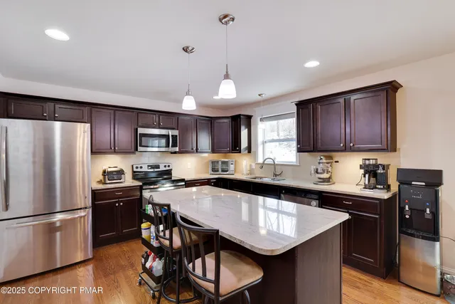 $449,900 | 320 Reagan Drive, East Stroudsburg, PA 18301