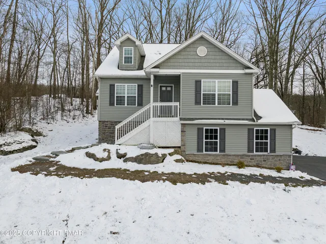 $449,900 | 320 Reagan Drive, East Stroudsburg, PA 18301
