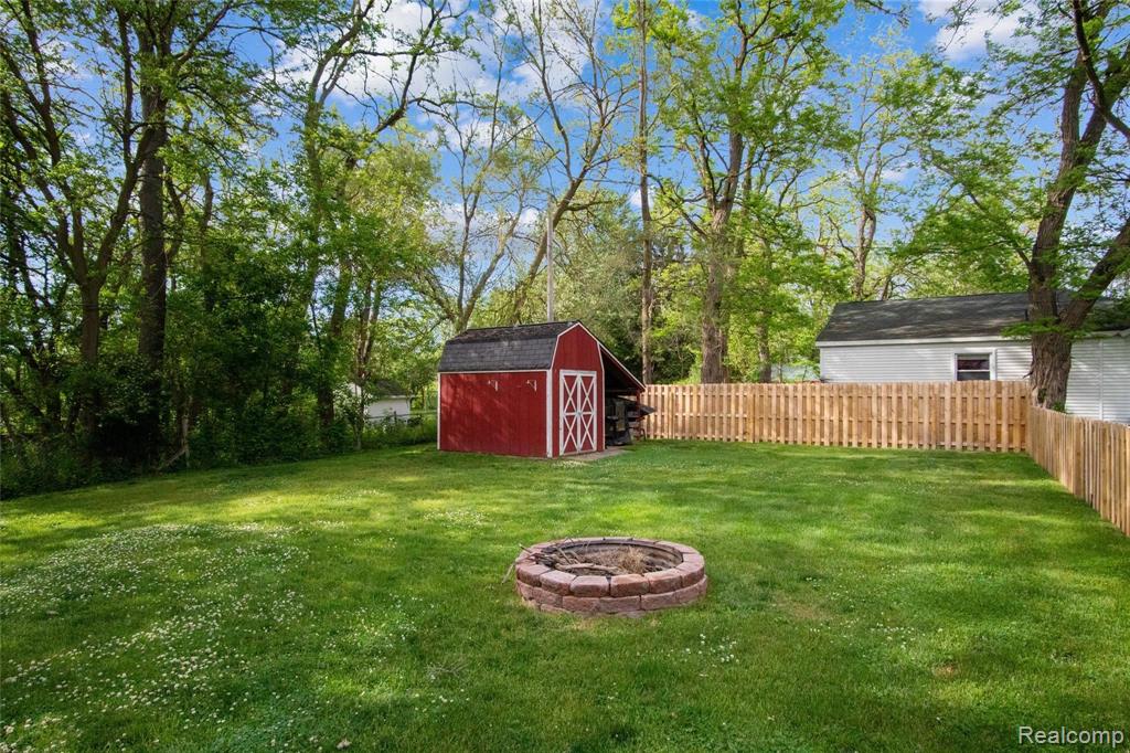 8940 Pettysville Road Pinckney, MI 48169 - Photo 22 of 24
