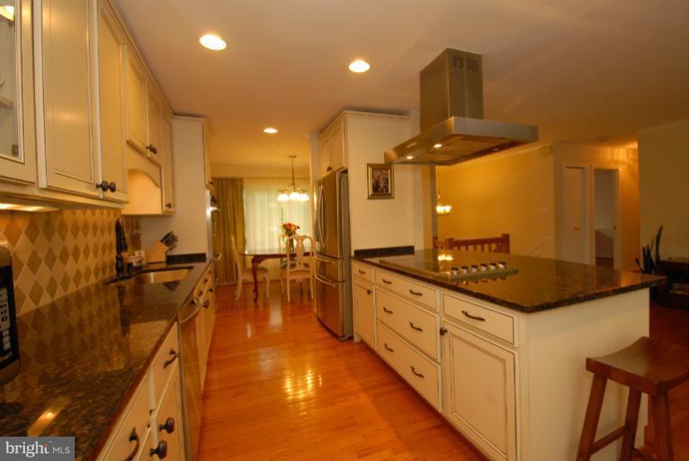 18017 Cashell Road Olney, MD 20832 - Photo 11 of 30 Kitchen