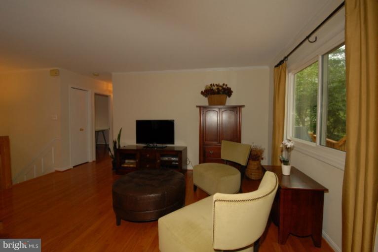 18017 Cashell Road Olney, MD 20832 - Photo 12 of 30 Family Room