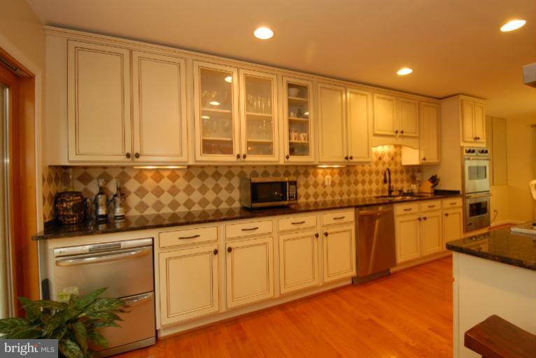 18017 Cashell Road Olney, MD 20832 - Photo 14 of 30 Kitchen