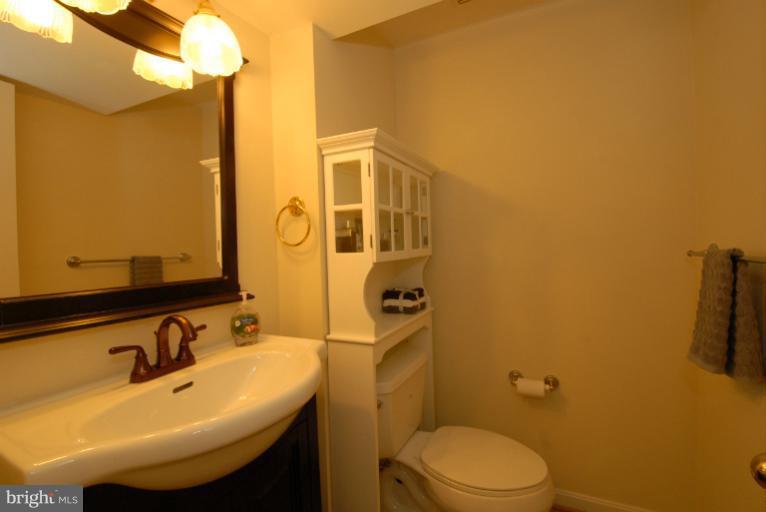 18017 Cashell Road Olney, MD 20832 - Photo 21 of 30 Bath