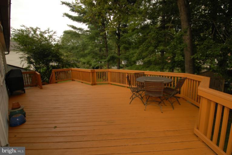 18017 Cashell Road Olney, MD 20832 - Photo 6 of 30 Exterior (Rear)