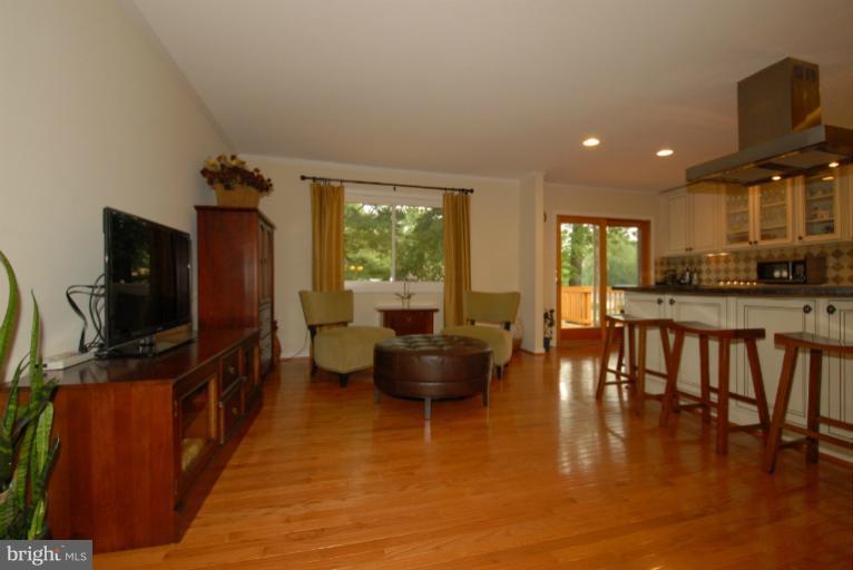 18017 Cashell Road Olney, MD 20832 - Photo 7 of 30 Interior (General)
