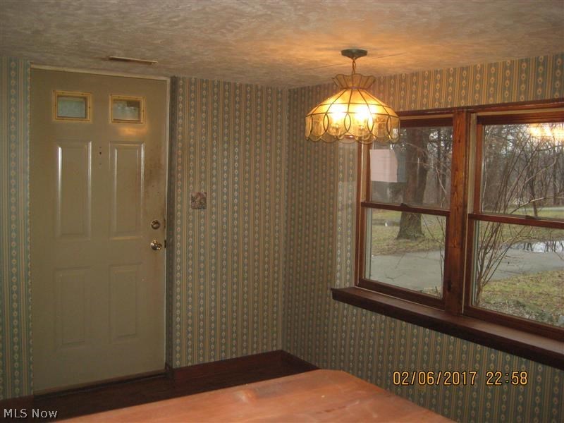 617 Jarvis Road Akron, OH 44319 - Photo 5 of 13 Gallery Image 5