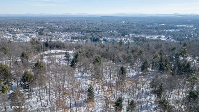 $399,000 | 8 Vista Grande Gansevoort Ny 12831, Wilton, NY 12831