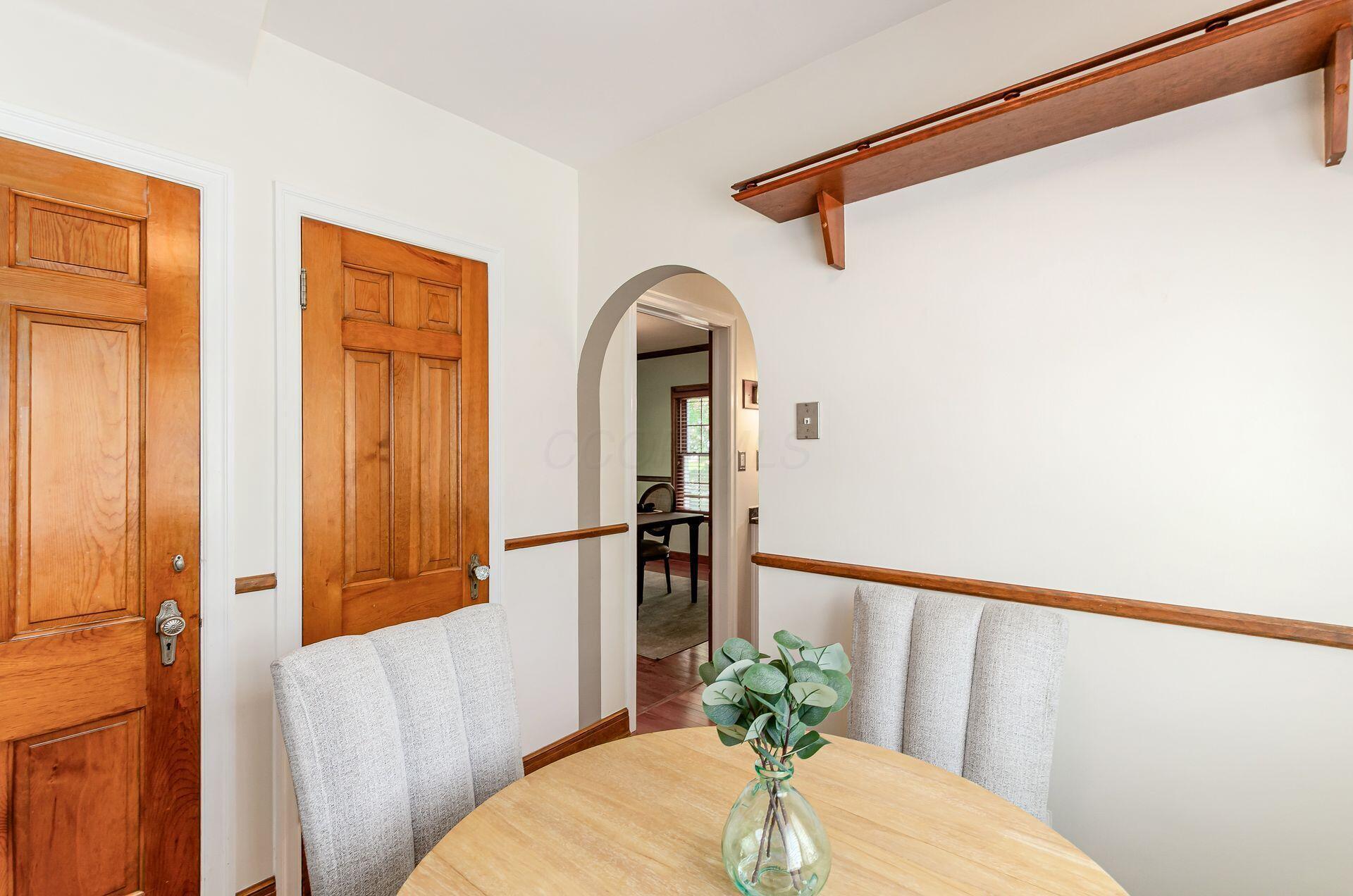 235 Fallis Road Columbus, OH 43214 - Photo 5 of 37 Breakfast Nook