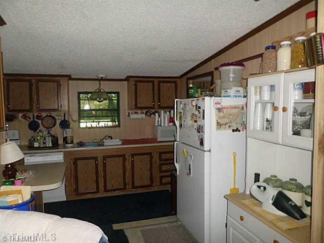 152 Deer Trail Road Reidsville, NC 27320 - Photo 11 of 15 Kitchen.
