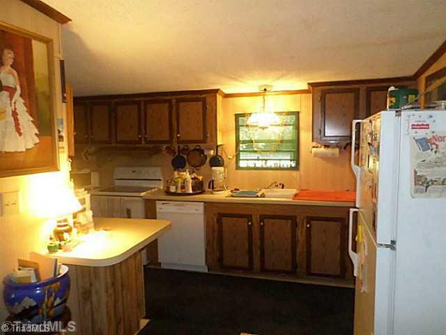 152 Deer Trail Road Reidsville, NC 27320 - Photo 12 of 15 Kitchen.