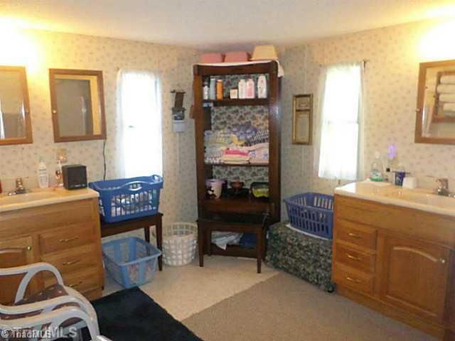 152 Deer Trail Road Reidsville, NC 27320 - Photo 15 of 15 Master Bath/Spa.