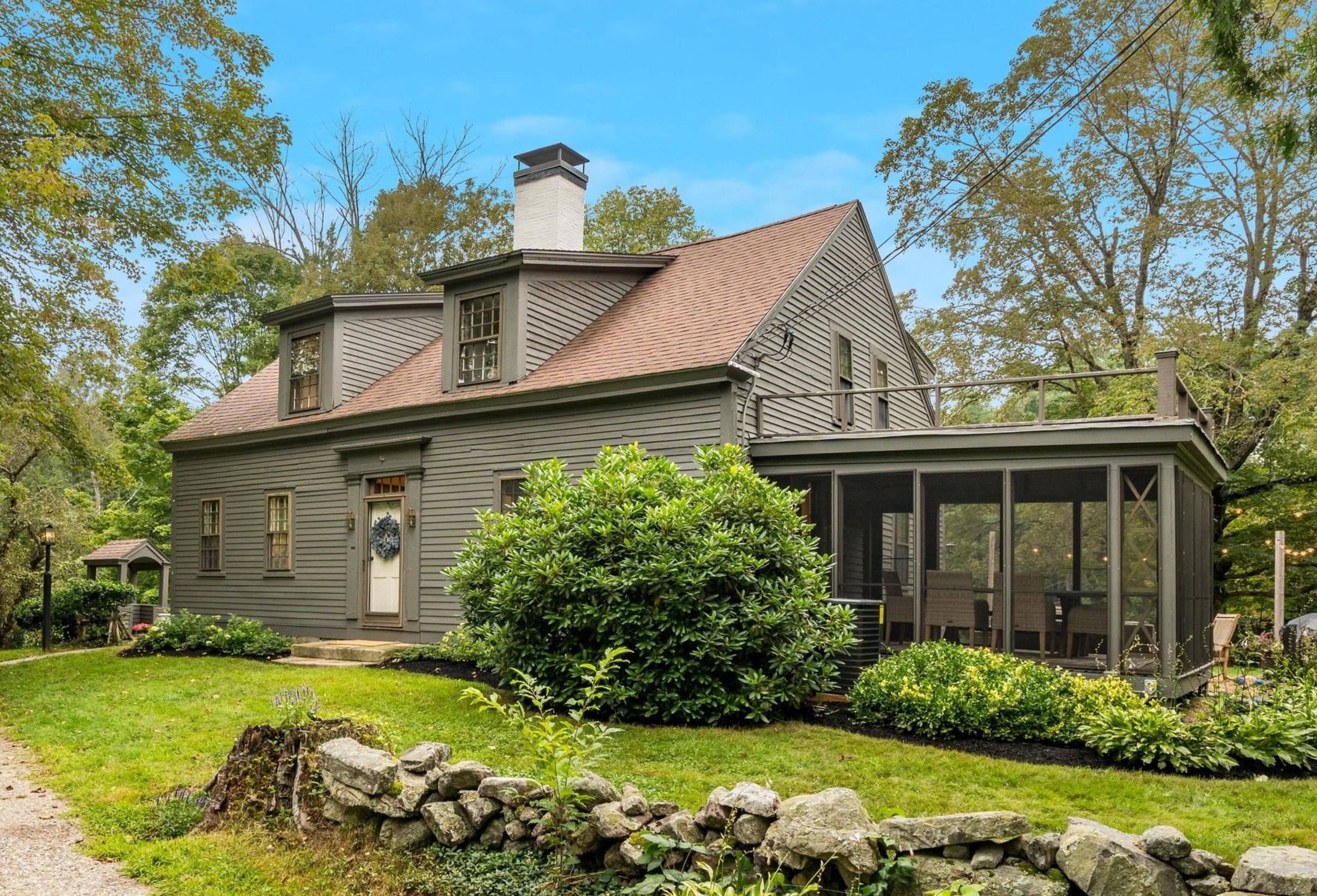 48 Old Chester Road Derry, NH 03038 - Photo 1 of 38