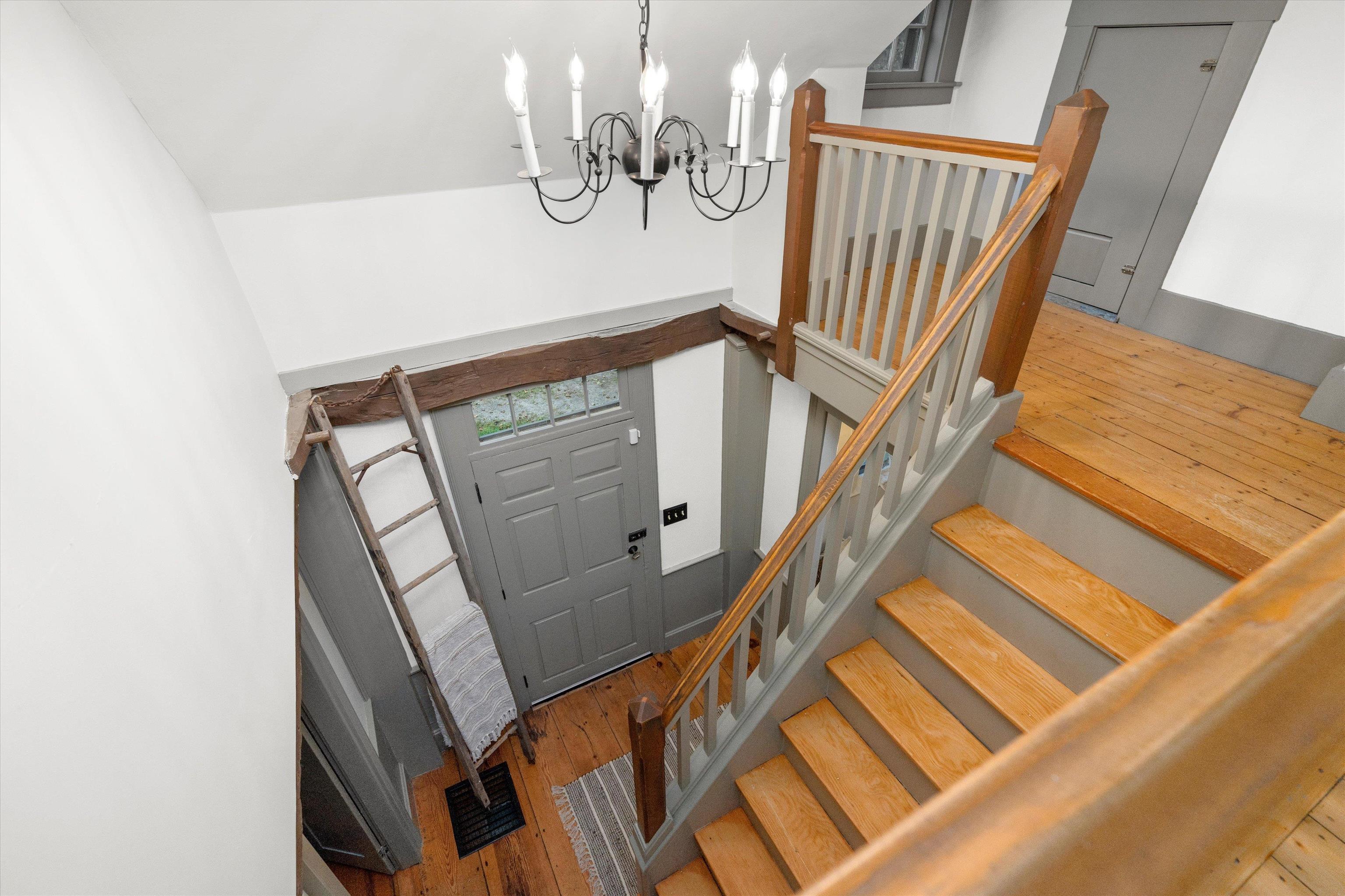 48 Old Chester Road Derry, NH 03038 - Photo 14 of 38