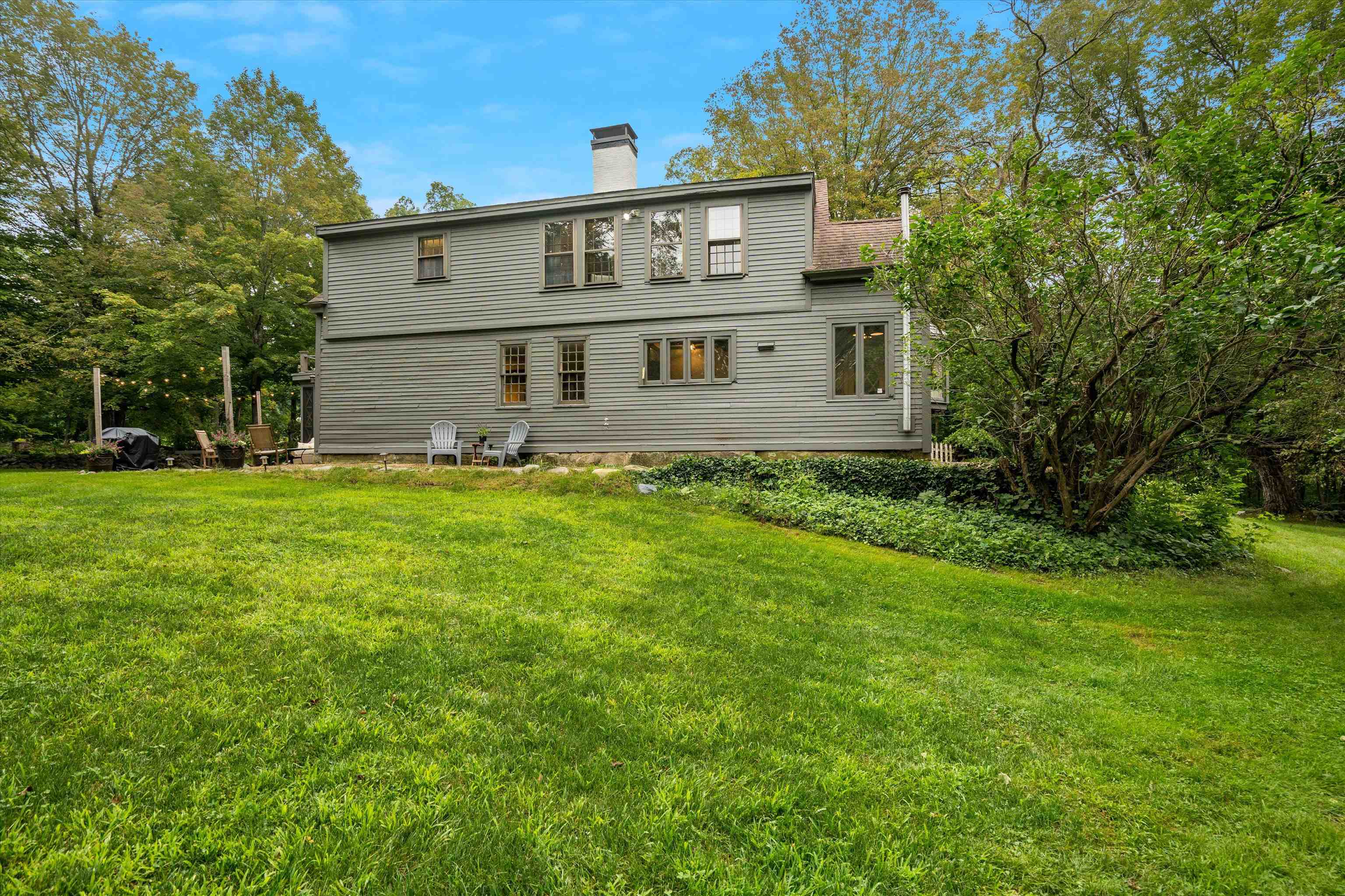 48 Old Chester Road Derry, NH 03038 - Photo 18 of 38
