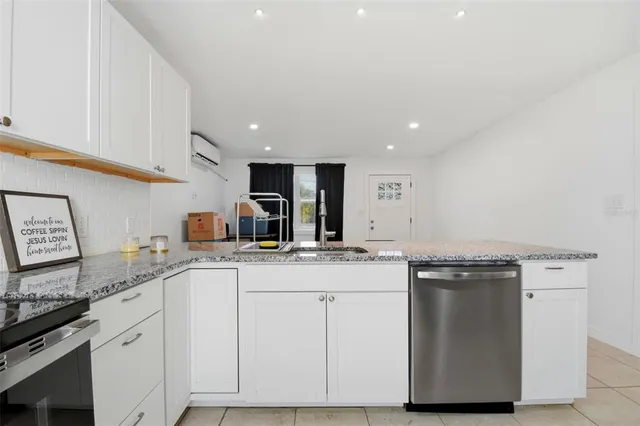 $2,250 | 3704 Wells Street, Orlando, FL 32805