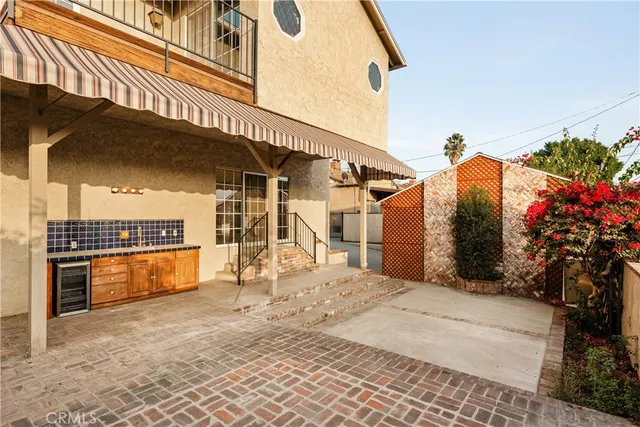 a view of a house with a outdoor space