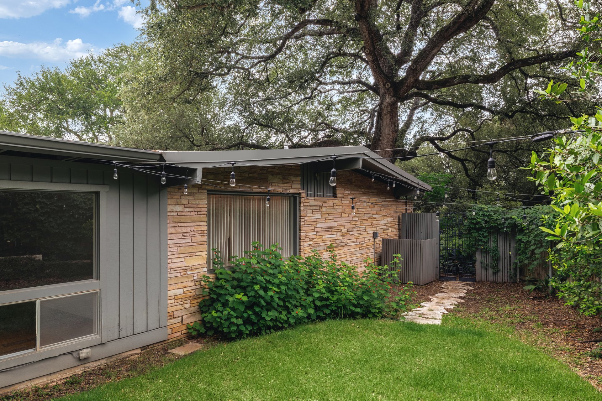 3304 Cherry Tree Circle Austin, TX 78731 - Photo 34 of 38