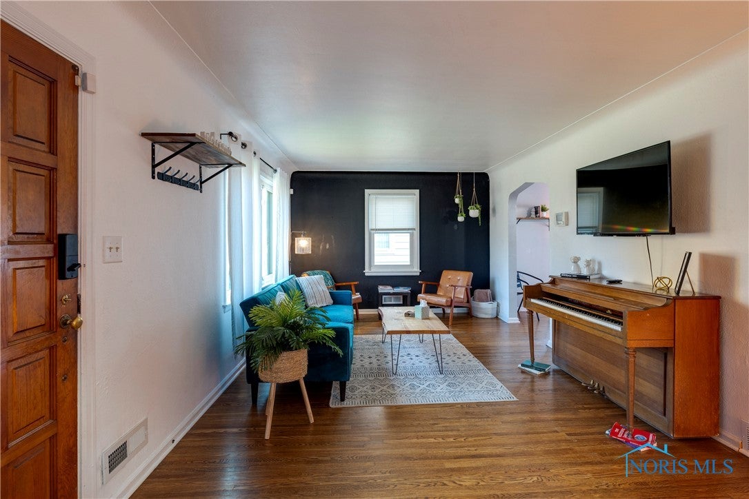 3761 Sherbrooke Road Toledo, OH 43613 - Photo 4 of 25 Gallery Image 4