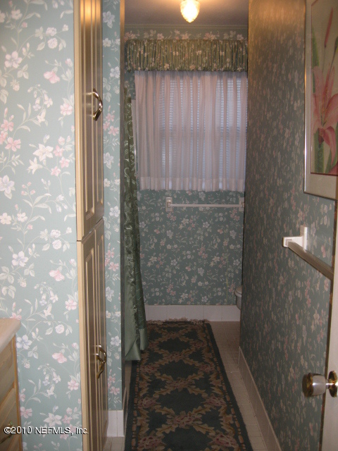 1305 Alderman Road East Jacksonville, FL 32211 - Photo 16 of 24 Hall bath