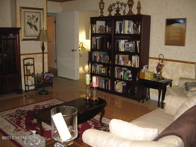 1305 Alderman Road East Jacksonville, FL 32211 - Photo 8 of 24 Family room2