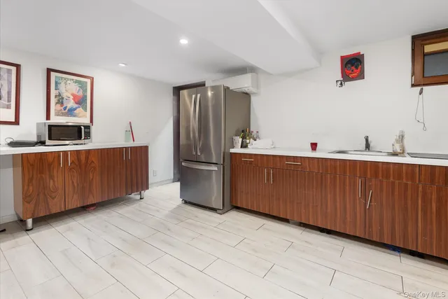 $1,250,000 | 61-06 60th Drive | Maspeth