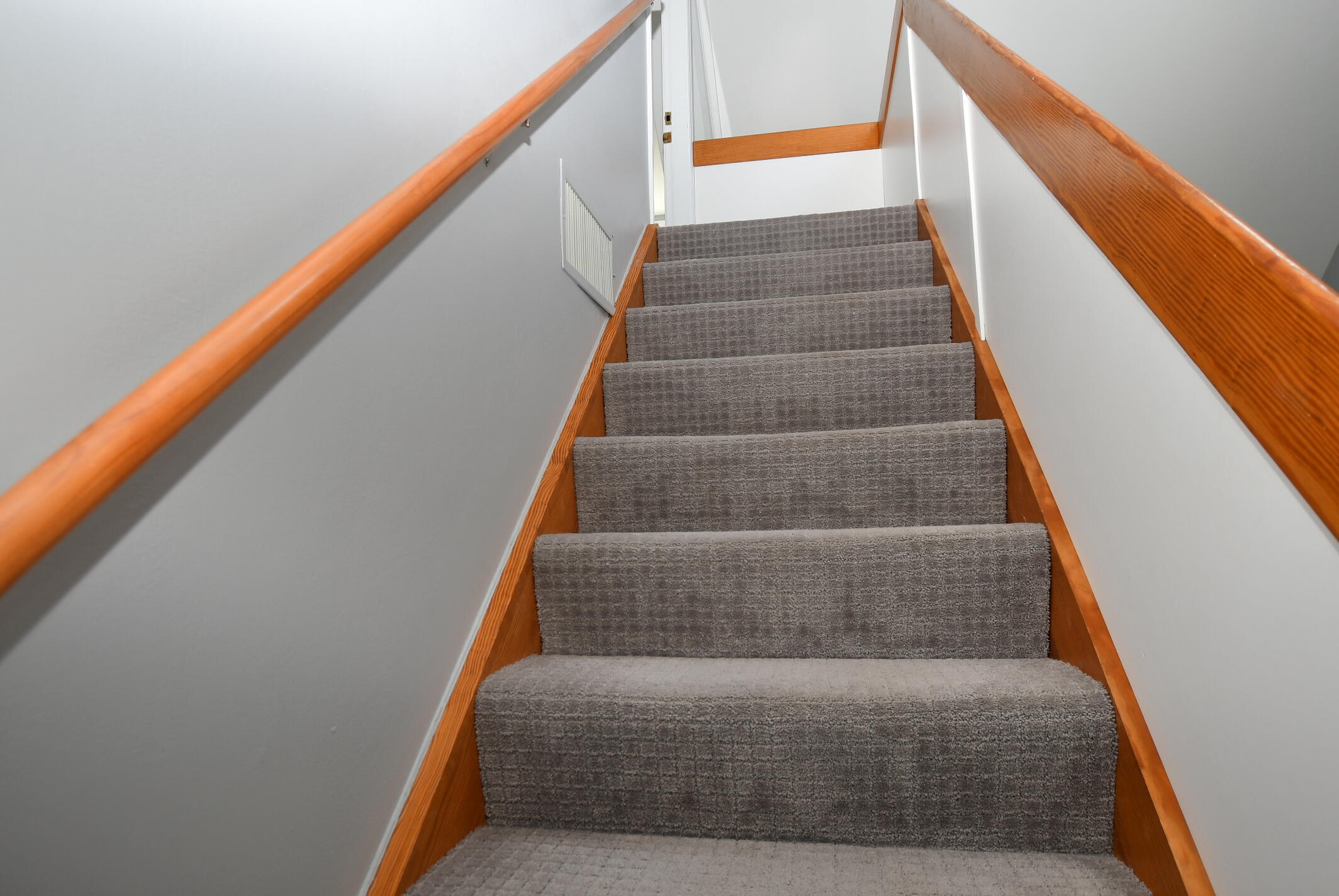 952 Post Road, Unit 7 Wells, ME 04090 - Photo 18 of 35 stairsup