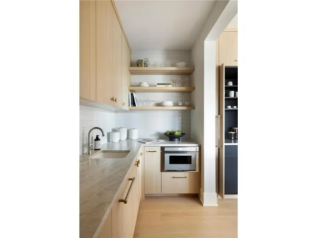 $2,464,000 | 11405 Timberline Road, Minnetonka, MN 55305