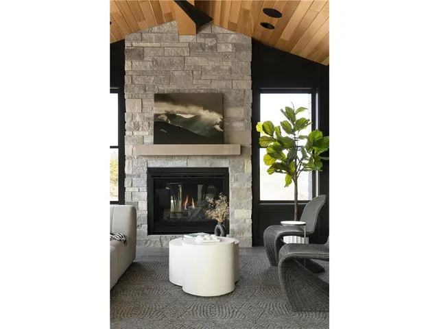 $2,464,000 | 11405 Timberline Road, Minnetonka, MN 55305