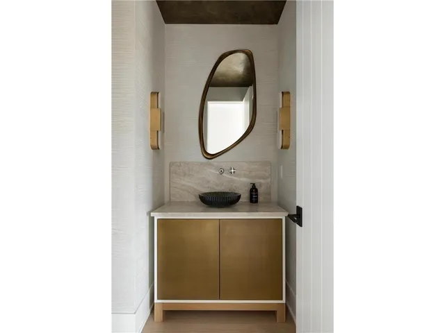 $2,464,000 | 11405 Timberline Road, Minnetonka, MN 55305