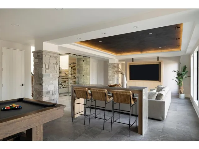 $2,464,000 | 11405 Timberline Road, Minnetonka, MN 55305