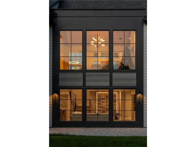 $2,464,000 | 11405 Timberline Road, Minnetonka, MN 55305