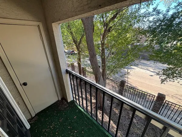 $1,695 | 4800 West Lovers Lane, Unit 212, Dallas, TX 75209