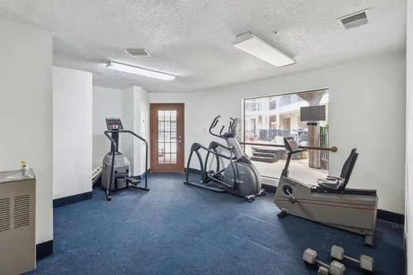 $1,695 | 4800 West Lovers Lane, Unit 212, Dallas, TX 75209