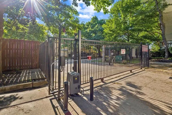 $1,695 | 4800 West Lovers Lane, Unit 212, Dallas, TX 75209