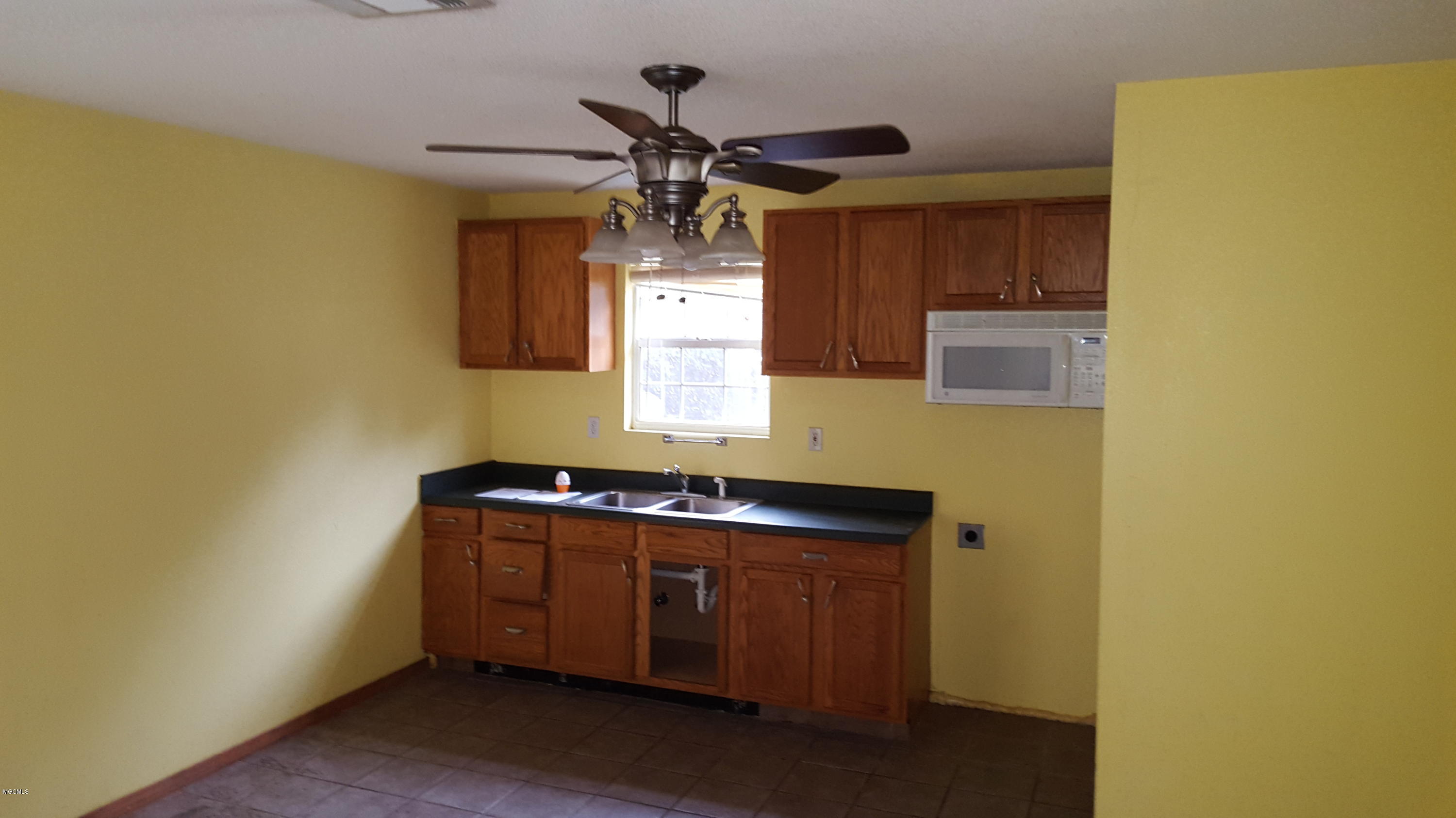 143 Basin School Road Lucedale, MS 39452 - Photo 6 of 11 00kitchen
