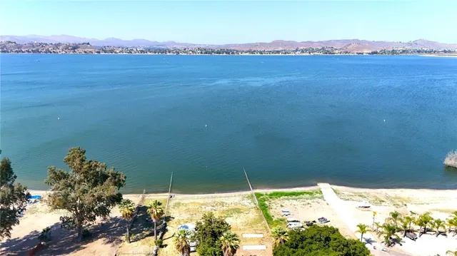 a view of a lake with houses