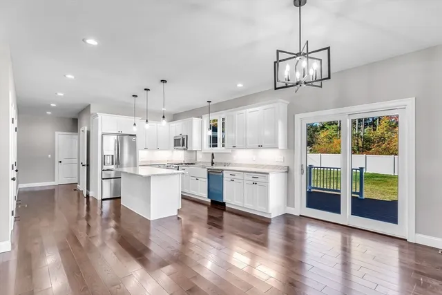 $649,900 | 4 Hillcrest Drive, Wilbraham, MA 01095