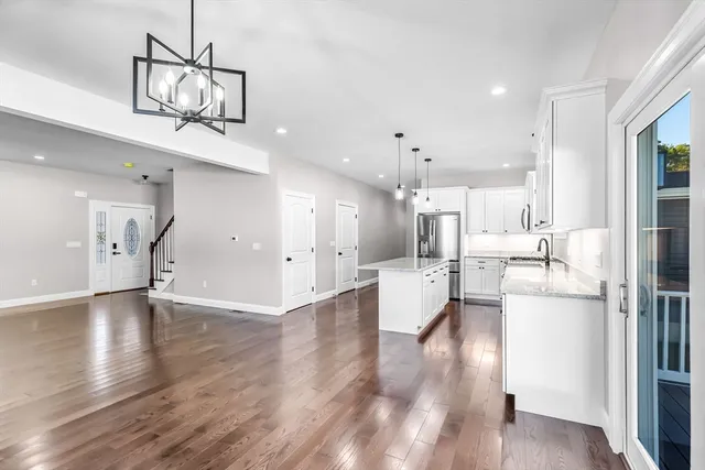 $649,900 | 4 Hillcrest Drive, Wilbraham, MA 01095