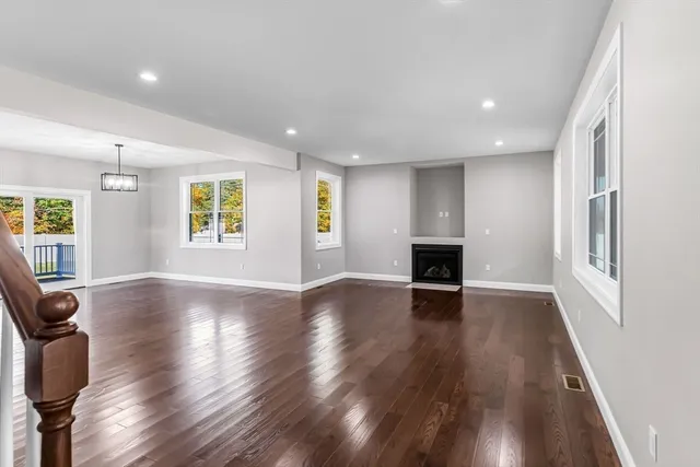 $649,900 | 4 Hillcrest Drive, Wilbraham, MA 01095