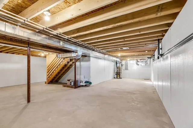 $649,900 | 4 Hillcrest Drive, Wilbraham, MA 01095